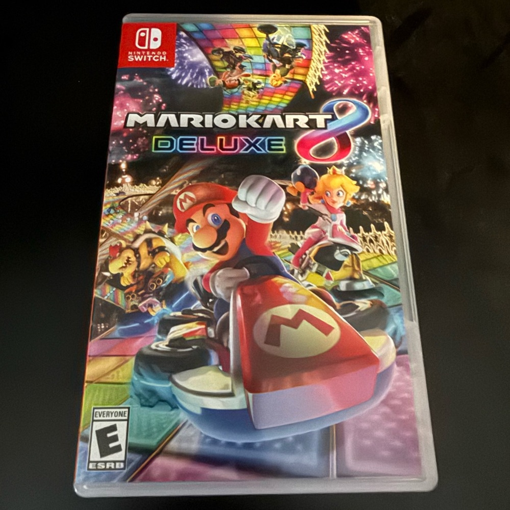 Nintendo Mario Kart 8 Deluxe Red Blue Video Game